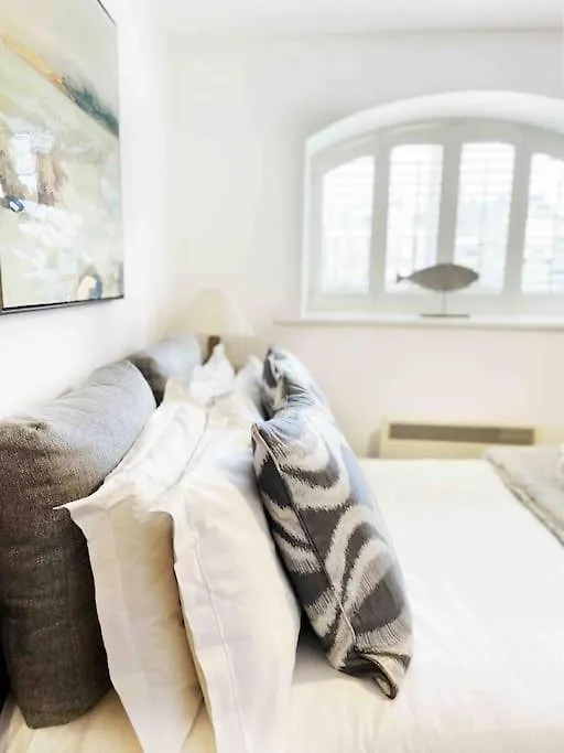 The Boat House Apartment - يورك
