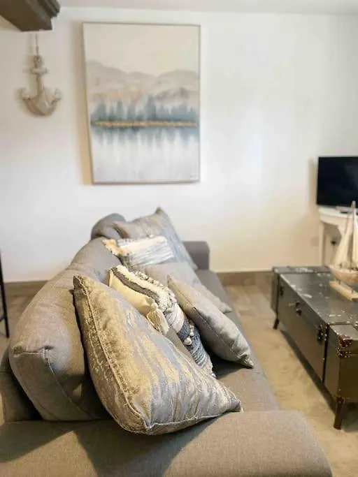The Boat House Apartment - يورك