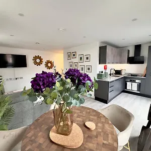 33 Citygate Apartment